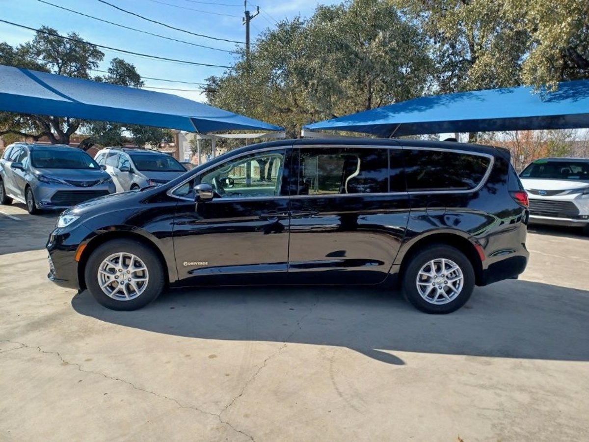 2024 CHRYSLER PACIFICA - Image 7