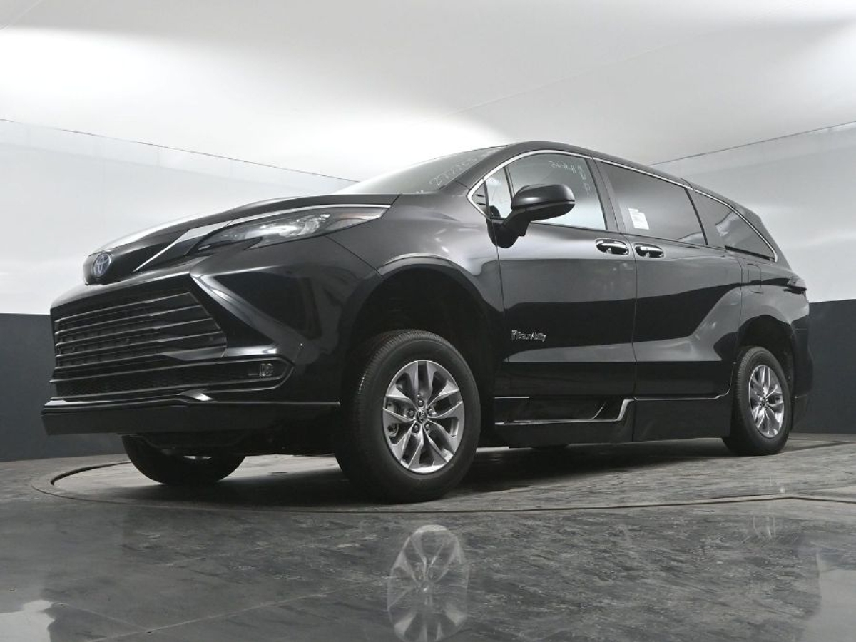 2025 TOYOTA SIENNA - Image 20