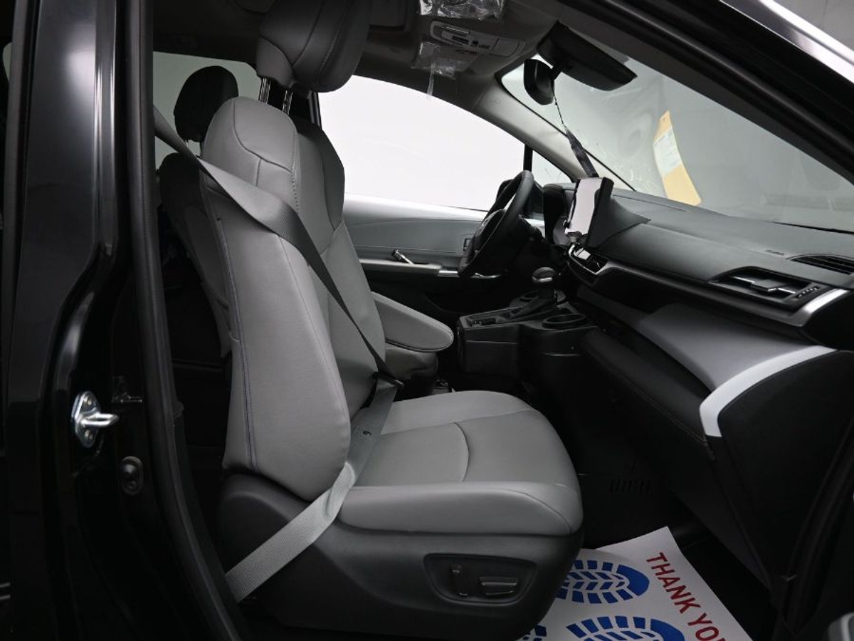 2025 TOYOTA SIENNA - Image 7