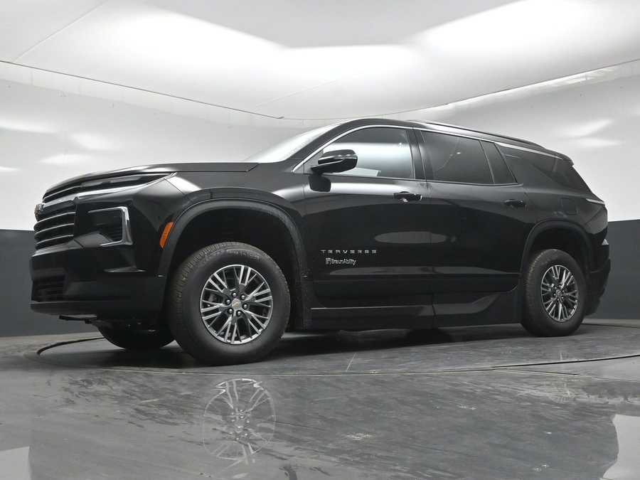 New 2027 Chevrolet Traverse 1LT - BraunAbility Side Entry In Floor Automatic Ramp