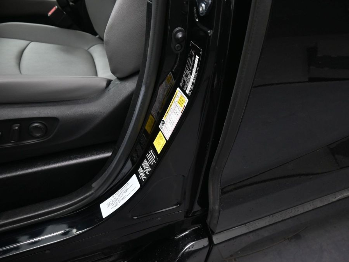 2025 TOYOTA SIENNA - Image 23