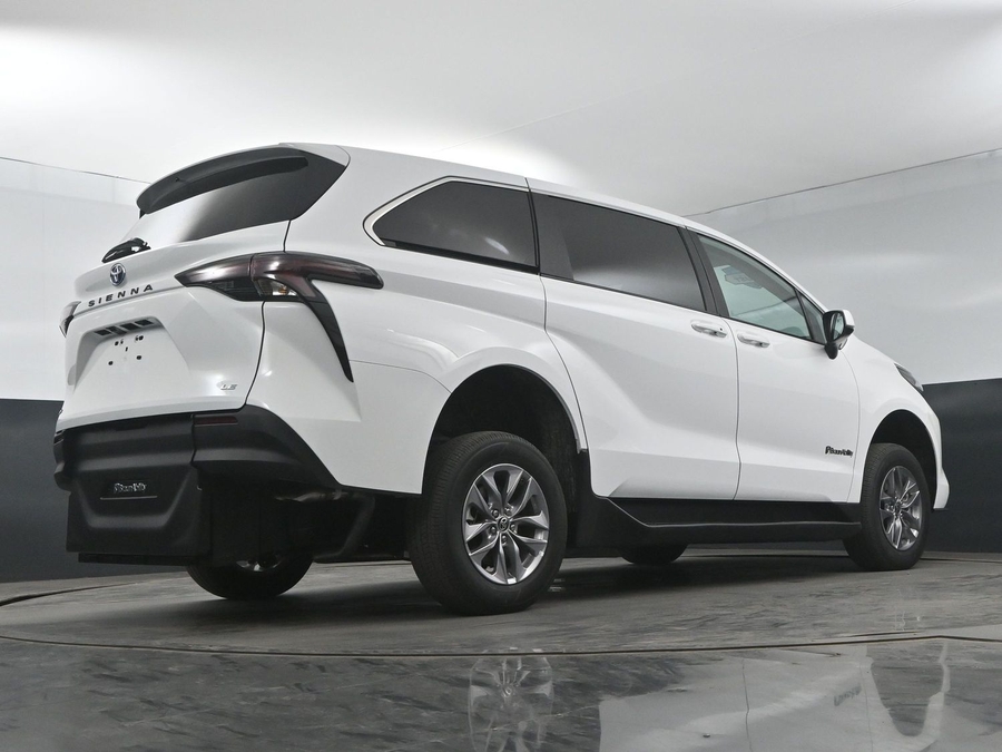 New 2025 Toyota Sienna Hybrid LE - BraunAbility Commercial Rear Entry Entry Fold Out Manual Ramp