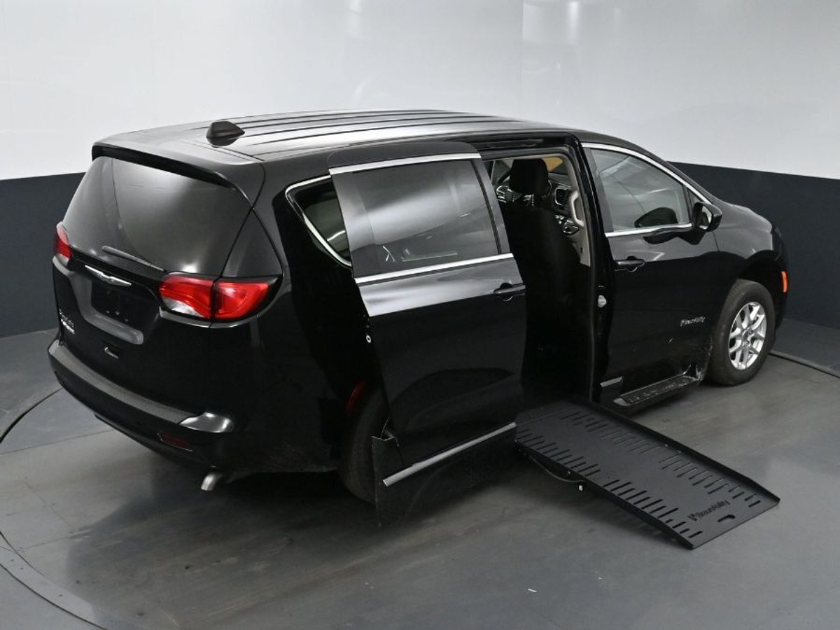 2023 CHRYSLER VOYAGER - Image 26