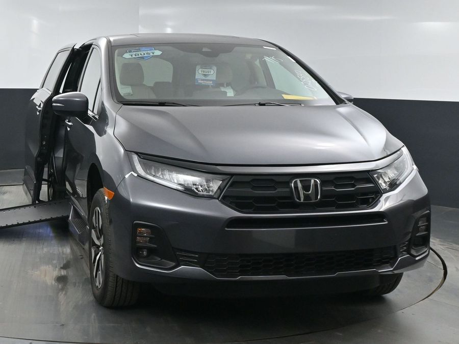 New 2025 Honda Odyssey EX-L - BraunAbility Side Entry Entry In Floor Automatic Ramp