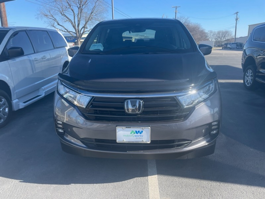 Grey Honda Odyssey image number 3