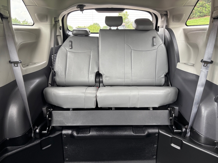Used 2023 Toyota Sienna Hybrid XLE - BraunAbility Side Entry In Floor Automatic Ramp