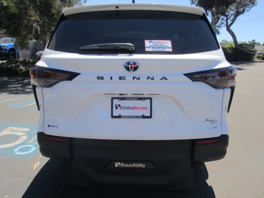 New 2025 Toyota Sienna Hybrid LE - BraunAbility Commercial Rear Entry Entry Fold Out Manual Ramp