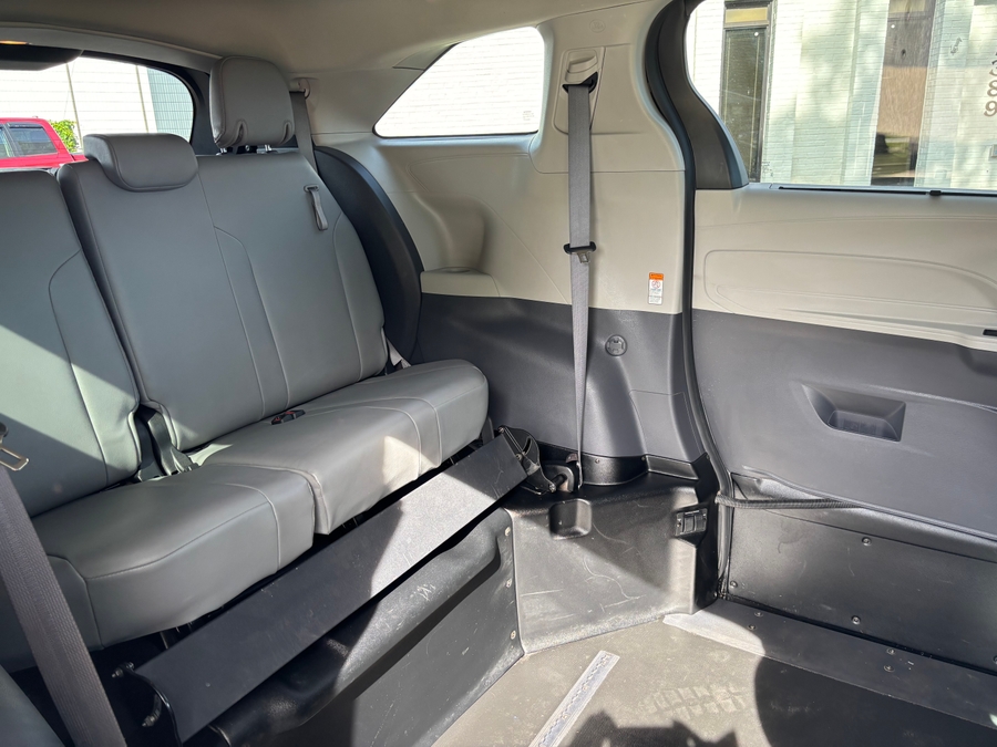 Used 2022 Toyota Sienna XLE - BraunAbility Side Entry Fold Out Automatic Ramp