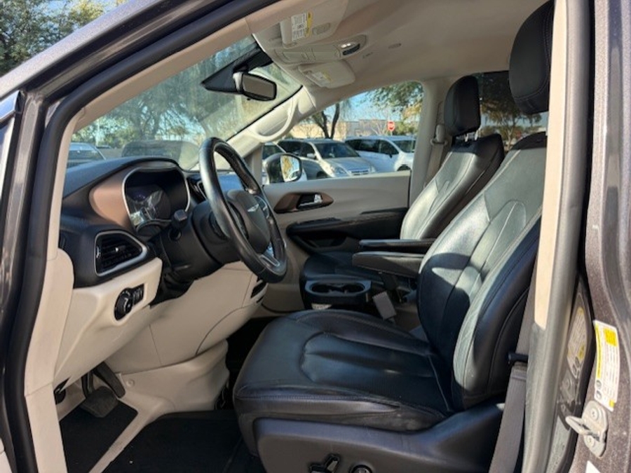 Used 2018 Chrysler Pacifica Touring L - BraunAbility Side Entry Entry Fold Out Automatic Ramp