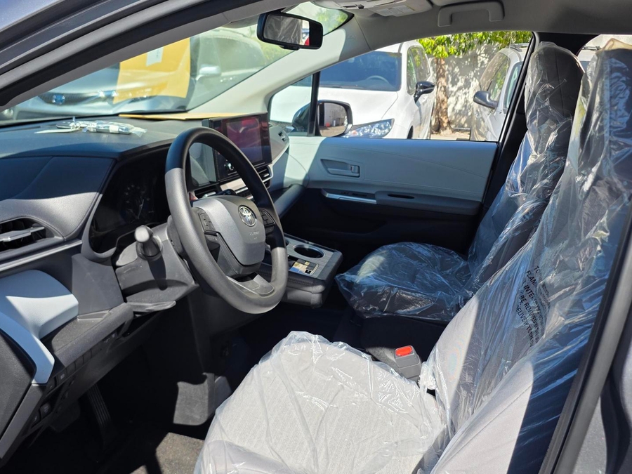New 2026 Toyota Sienna Hybrid LE FWD - VMI Side Entry In Floor Automatic Ramp