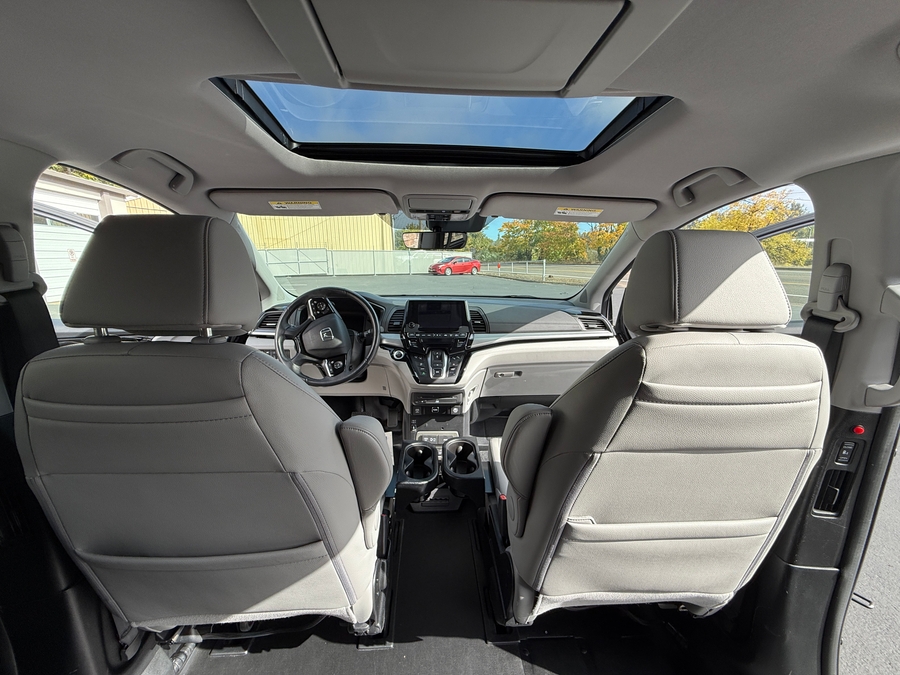 Used 2019 Honda Odyssey Elite - BraunAbility Side Entry Entry In Floor Automatic Ramp