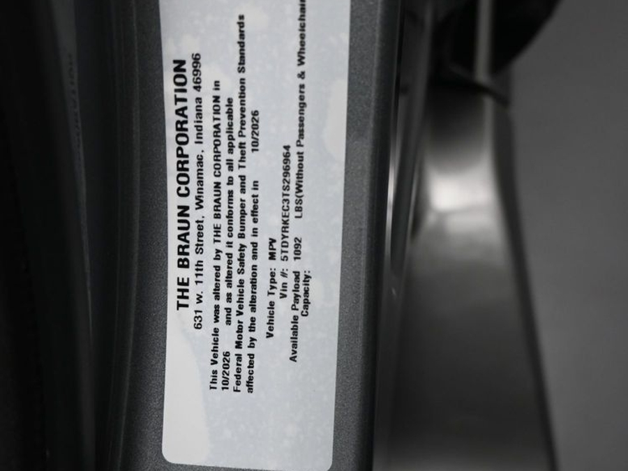 New 2026 Toyota Sienna Hybrid XLE Add - BraunAbility Side Entry Fold Out Automatic Ramp