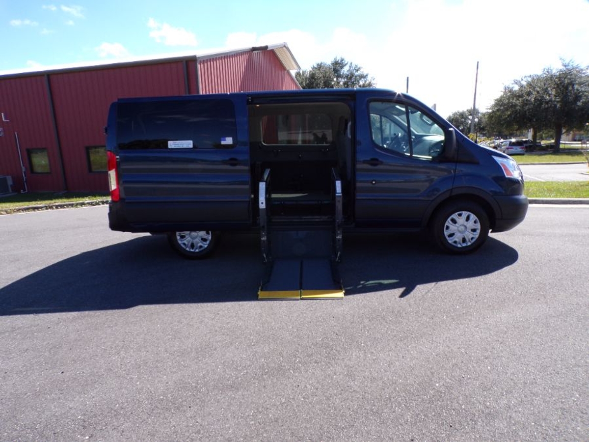 2018 Ford Transit Wagon XLT's photo