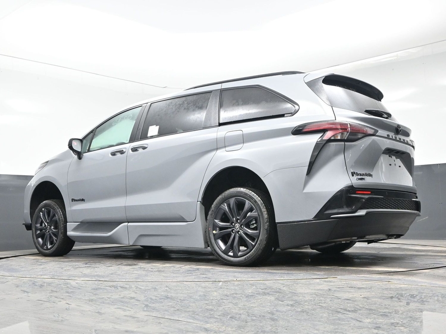 New 2026 Toyota Sienna Hybrid XSE Sport - BraunAbility Side Entry Entry Fold Out Automatic Ramp