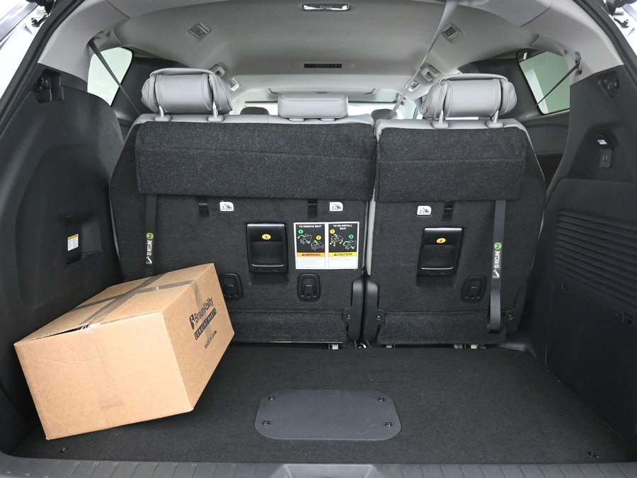 New 2025 Toyota Sienna Hybrid XLE Plus - BraunAbility Side Entry Entry Fold Out Automatic Ramp