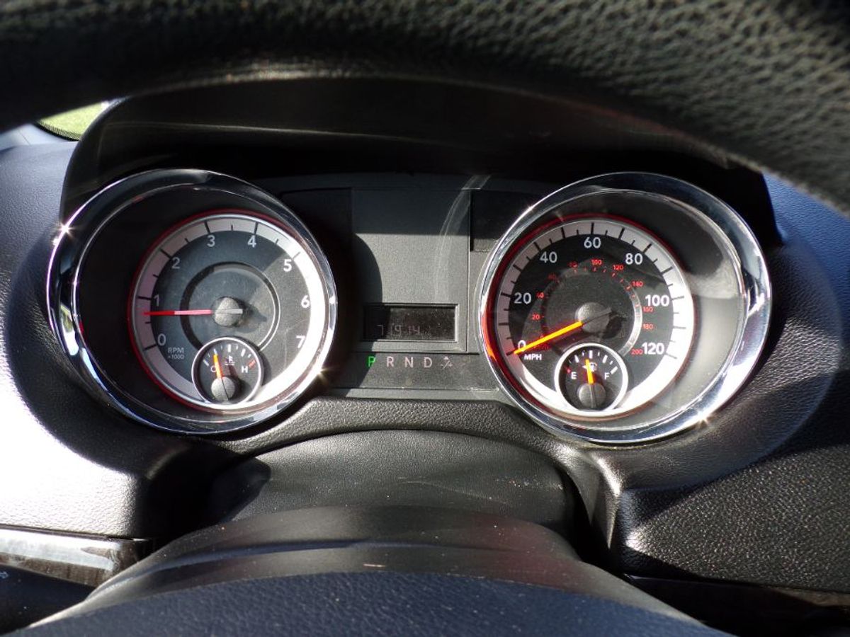 Silver Dodge Grand Caravan image number 22