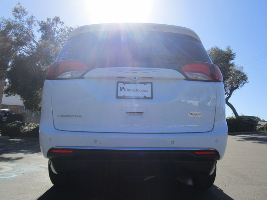 Used 2018 Chrysler Pacifica Touring L - VMI Side Entry Entry In Floor Automatic Ramp