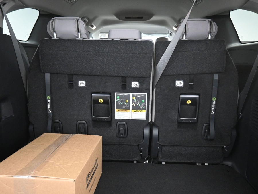 New 2025 Toyota Sienna Hybrid LE - BraunAbility Side Entry Entry Fold Out Automatic Ramp