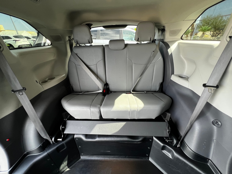 Used 2024 Toyota Sienna XLE - BraunAbility Side Entry Entry Fold Out Automatic Ramp