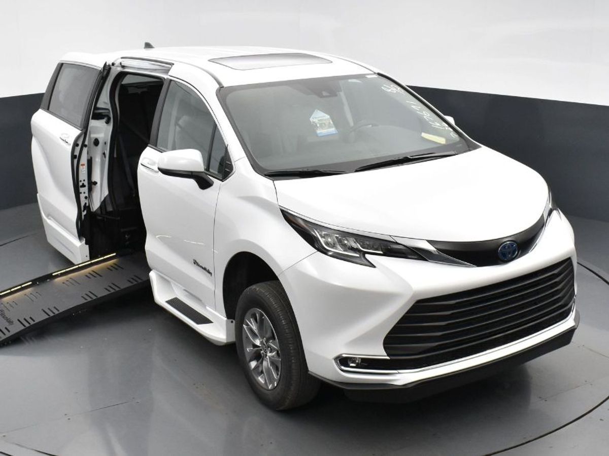 2023 TOYOTA SIENNA - Image 21
