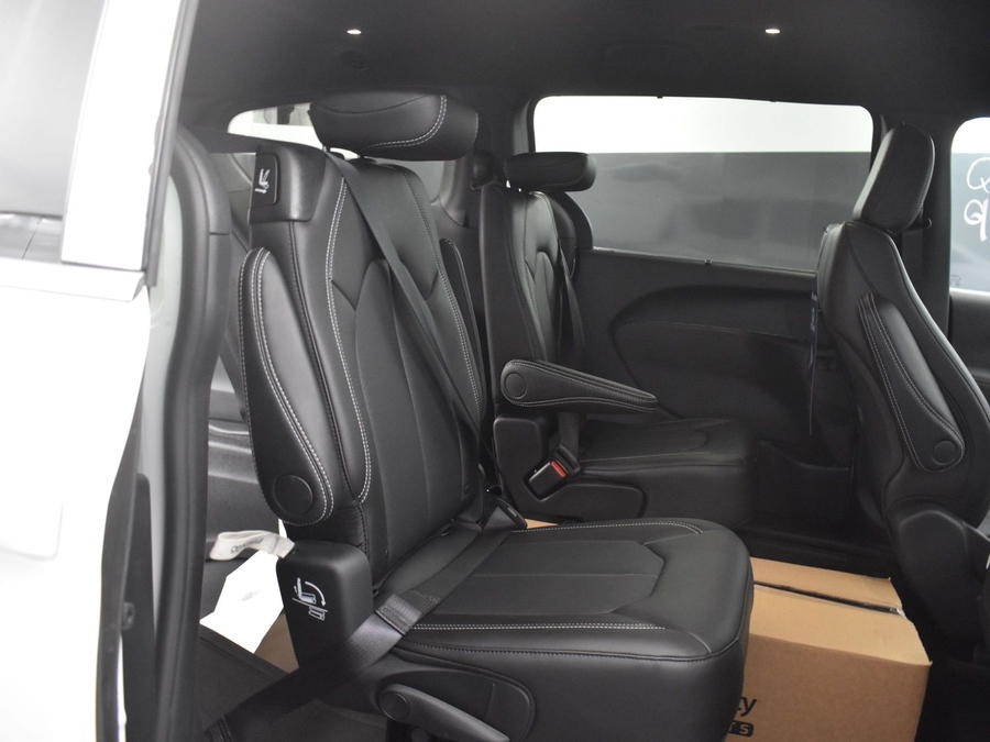 New 2025 Chrysler Pacifica Select Safety - BraunAbility Rear Entry Entry Fold Out Manual Ramp