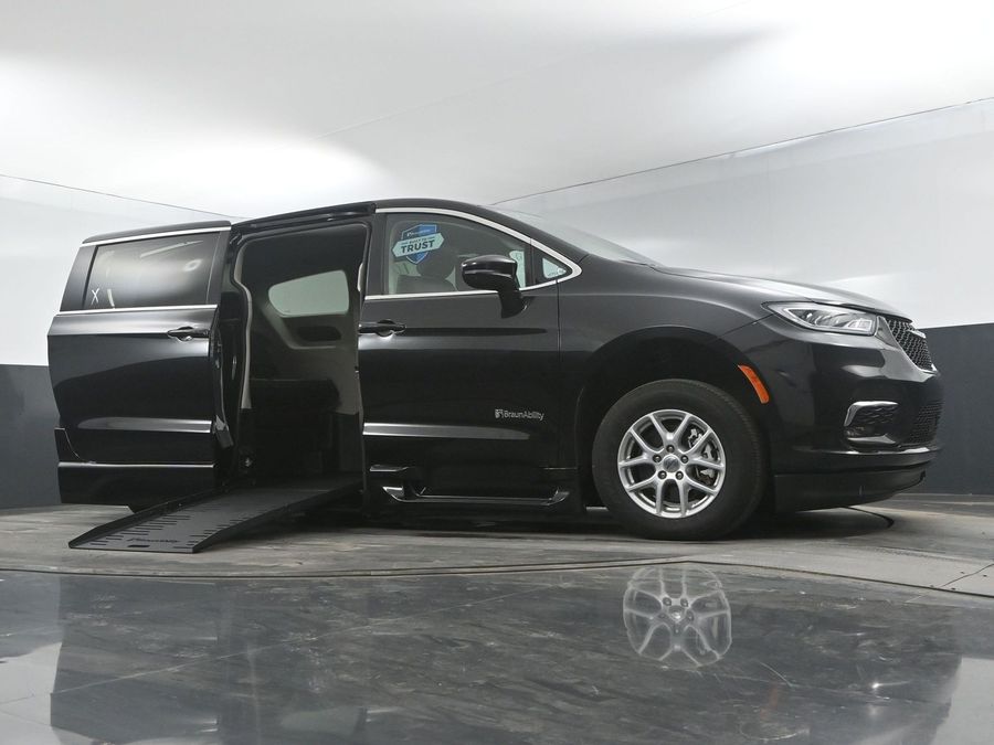 Used 2024 Chrysler Pacifica Touring L - BraunAbility Side Entry Entry Fold Out Automatic Ramp