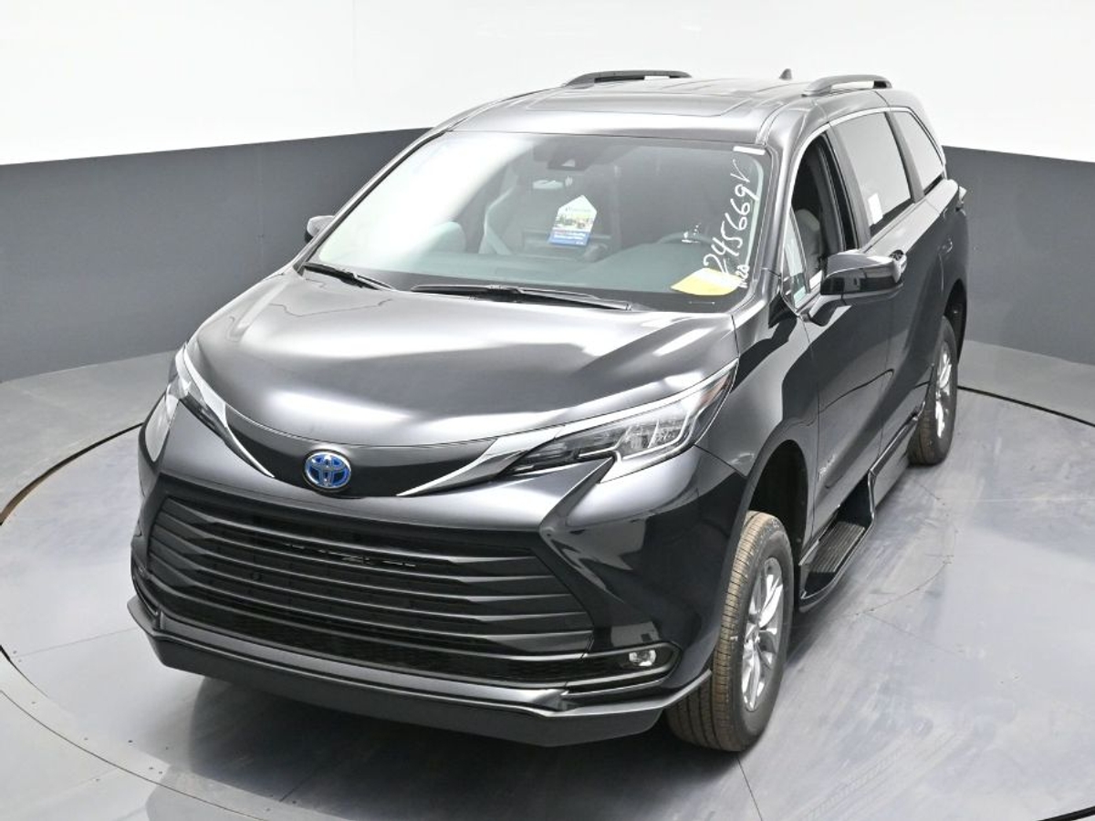 2025 TOYOTA SIENNA - Image 16