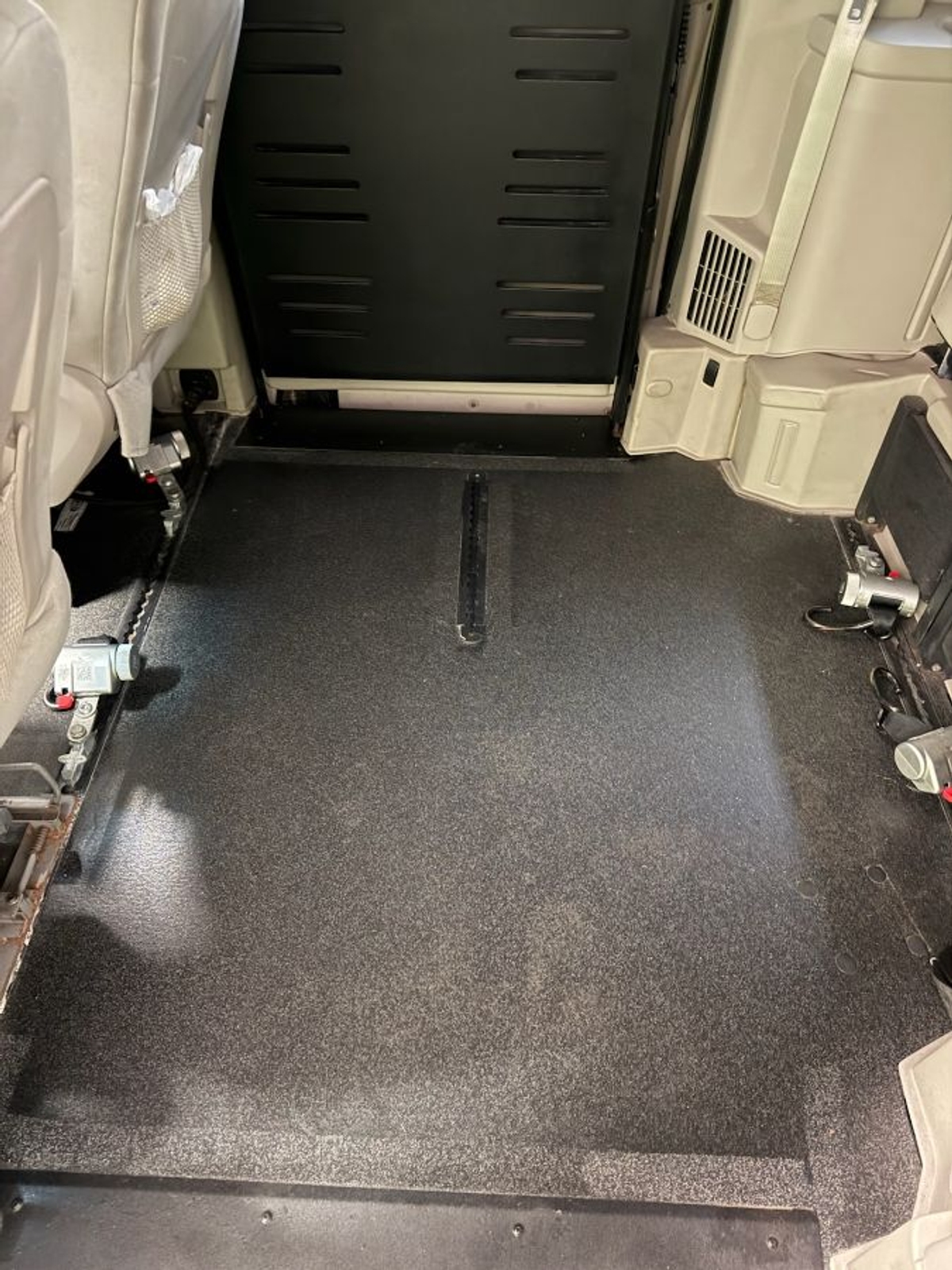 2011 CHRYSLER TOWN AND COUNTRY - Image 18