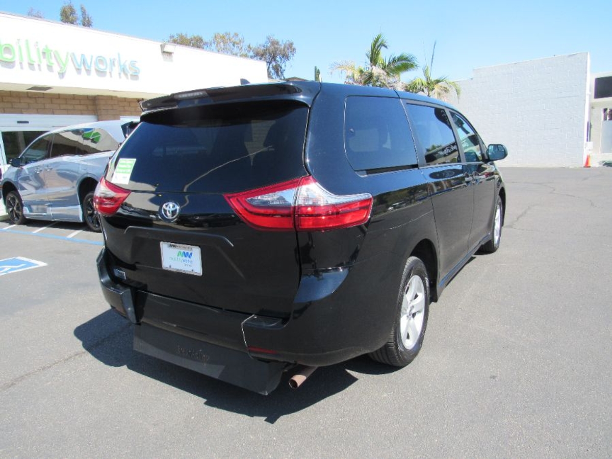 2020 TOYOTA SIENNA - Image 6