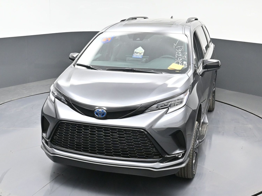 New 2025 Toyota Sienna Hybrid XSE Sport - BraunAbility Side Entry Entry In Floor Automatic Ramp