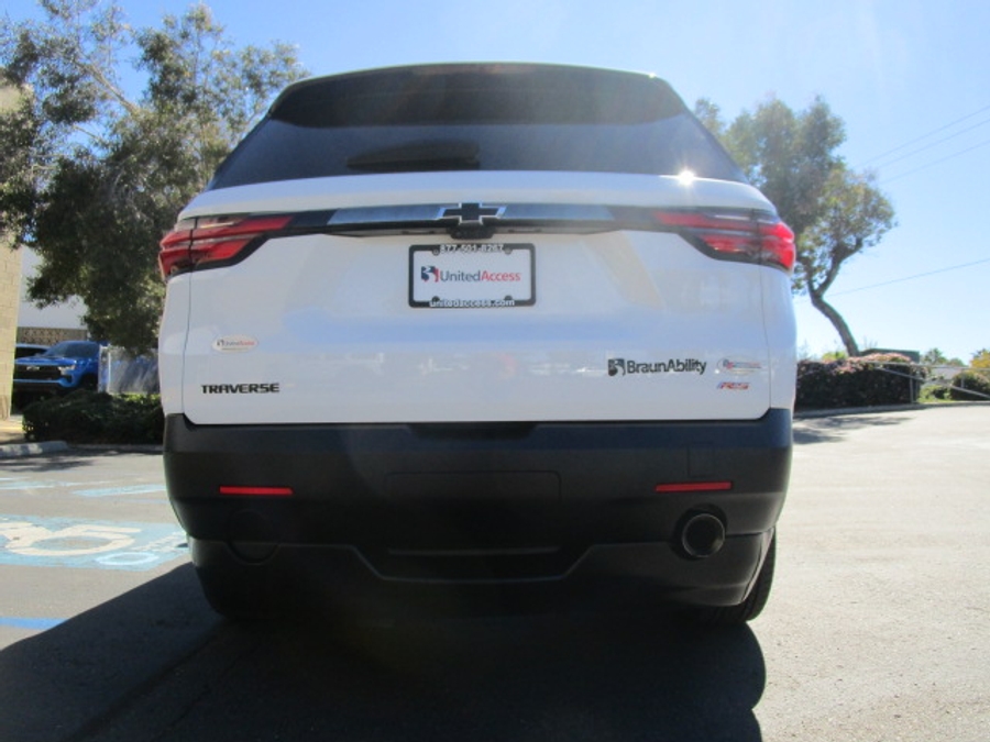 Used 2023 Chevrolet Traverse 2LT RS - BraunAbility Side Entry Entry In Floor Automatic Ramp