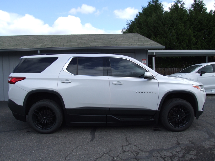 Used 2021 Chevrolet Traverse 1LT - BraunAbility Side Entry In Floor Automatic Ramp