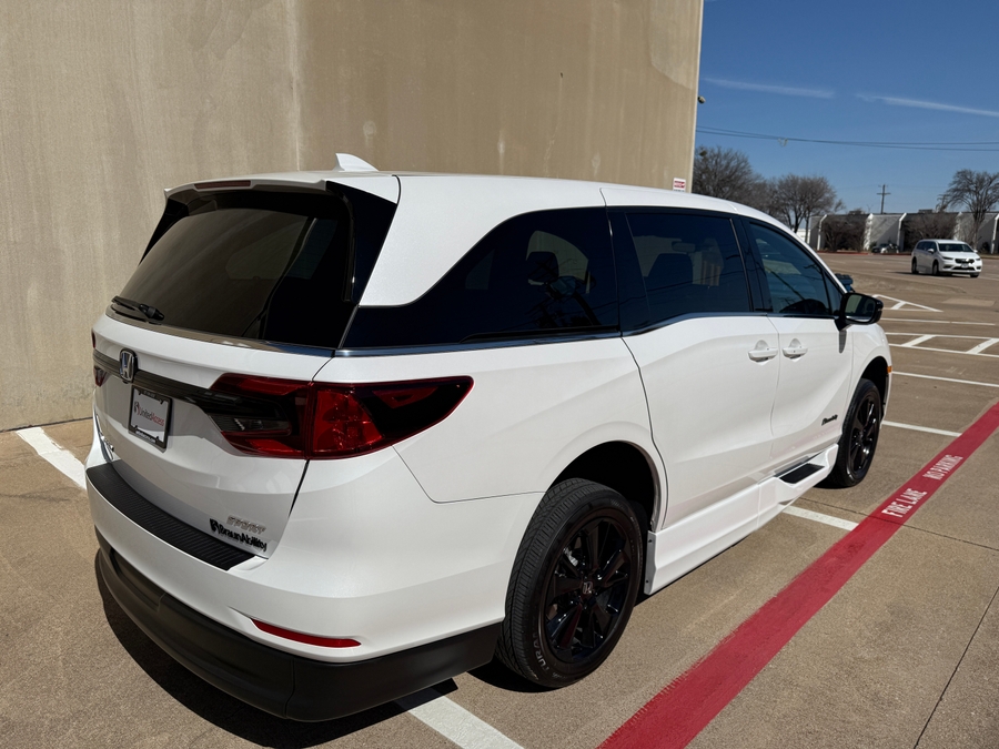 Used 2024 Honda Odyssey Sport - BraunAbility Side Entry Entry In Floor Automatic Ramp