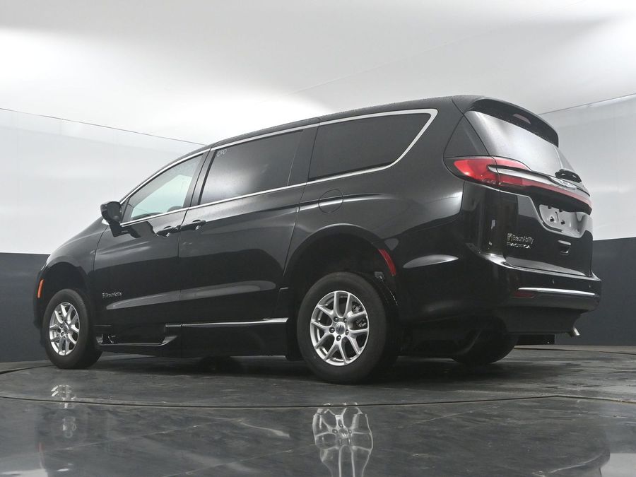 Used 2024 Chrysler Pacifica Touring L - BraunAbility Side Entry Entry Fold Out Automatic Ramp