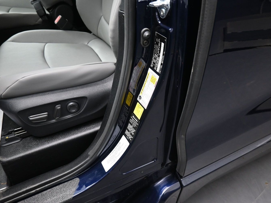New 2026 Toyota Sienna Hybrid XLE Add - BraunAbility Side Entry Entry In Floor Automatic Ramp
