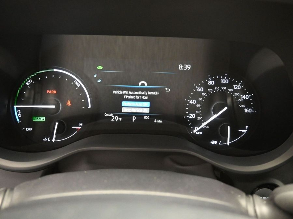 Black Toyota Sienna image number 15