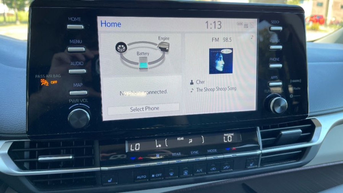 2024 TOYOTA SIENNA - Image 11