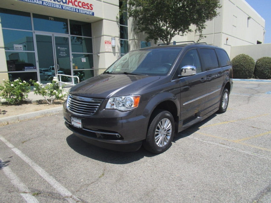 Used 2015 Chrysler Town and Country Touring-L - El Dorado Side Entry Entry Fold Out Automatic Ramp