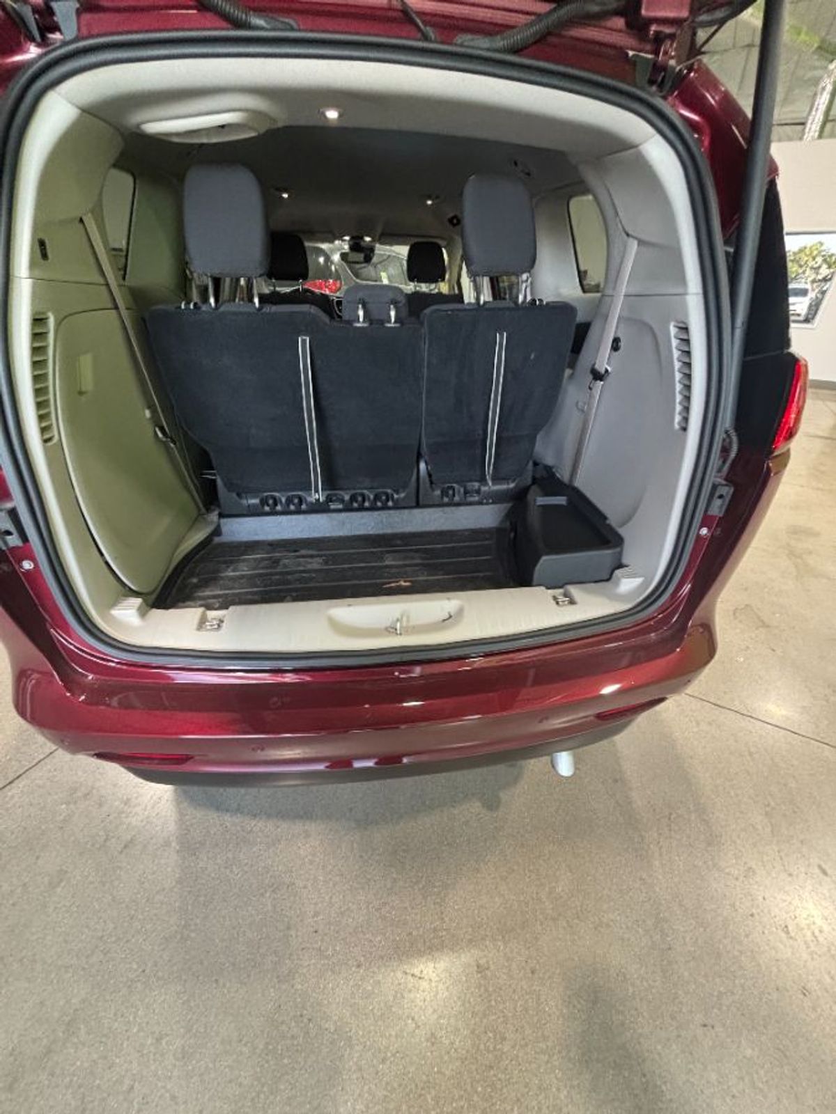 2022 CHRYSLER VOYAGER - Image 5