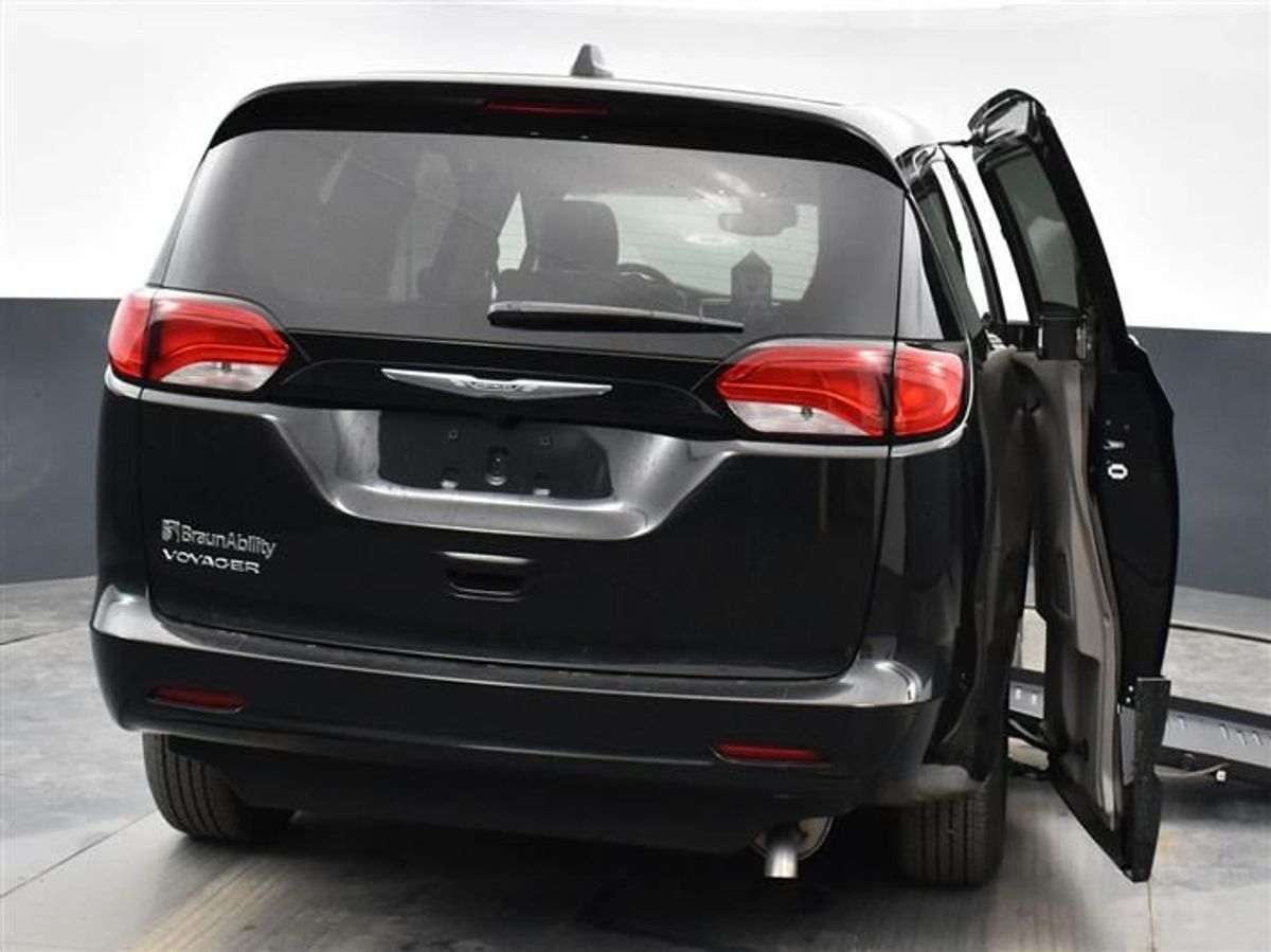 2023 CHRYSLER VOYAGER - Image 12