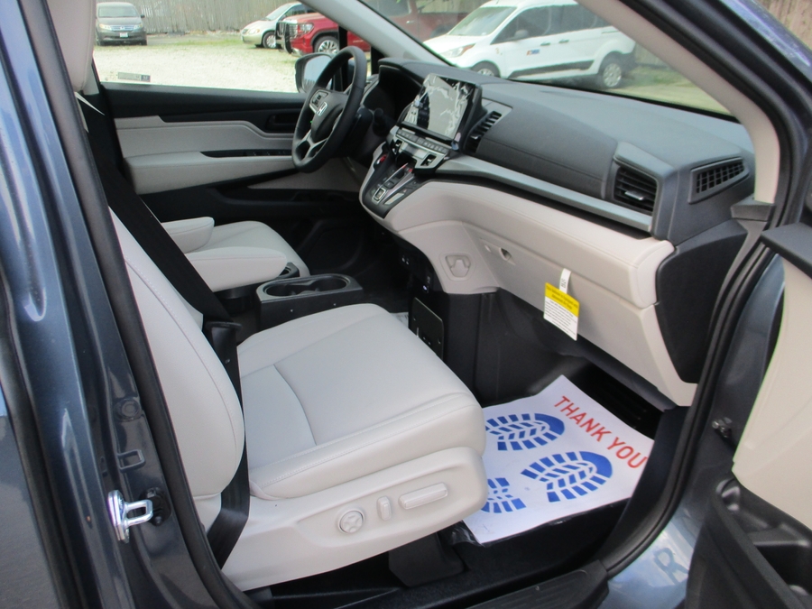 Blue Honda Odyssey image number 10