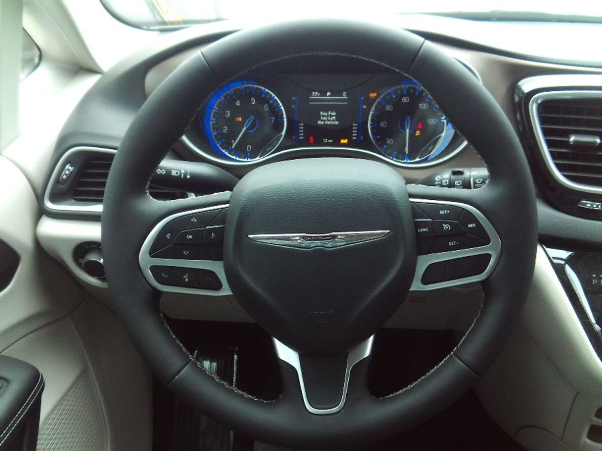 2024 CHRYSLER VOYAGER - Image 6