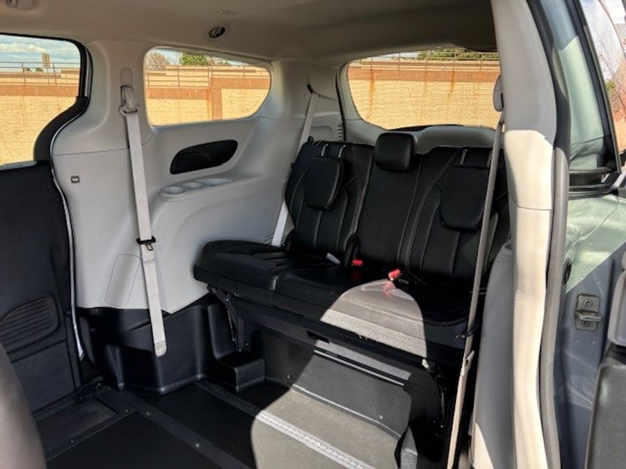 Used 2023 Chrysler Pacifica Touring L Safety - BraunAbility Side Entry Entry In Floor Automatic Ramp