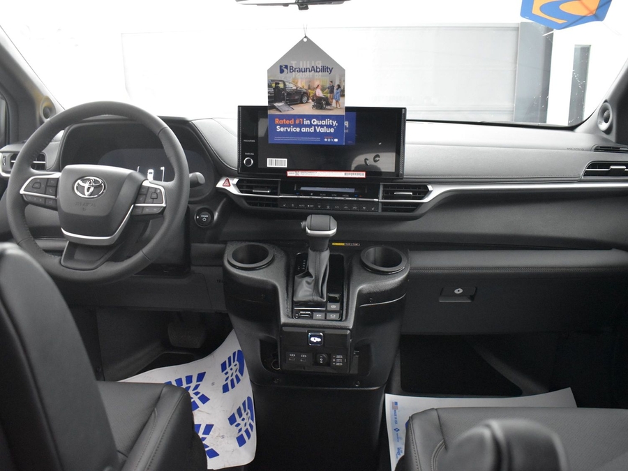 New 2025 Toyota Sienna Hybrid Platinum - BraunAbility Side Entry Entry In Floor Automatic Ramp