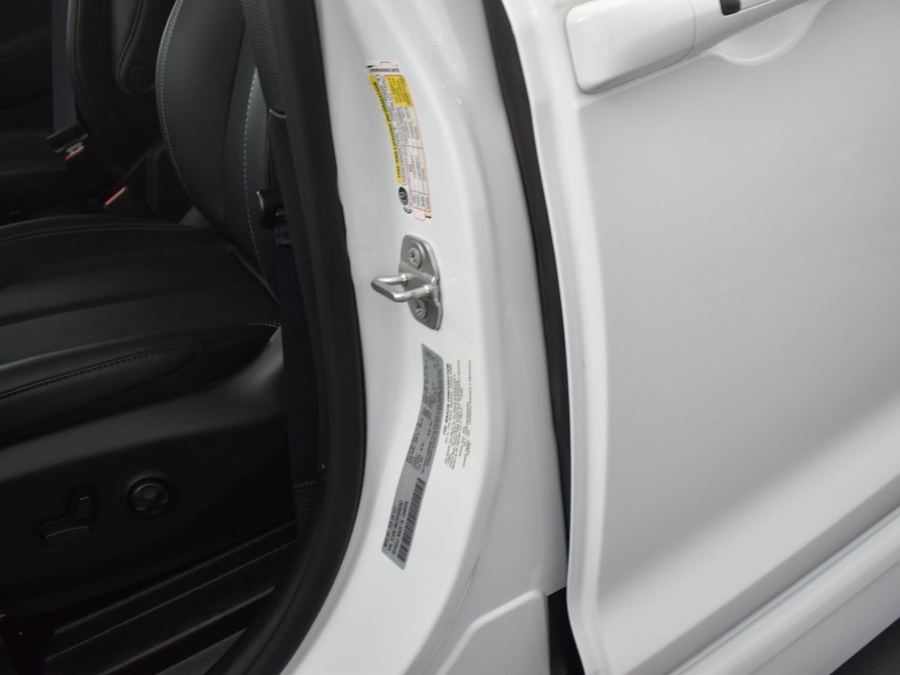 New 2025 Chrysler Pacifica Select Safety - BraunAbility Side Entry Entry Fold Out Automatic Ramp