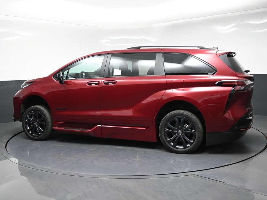 New 2026 Toyota Sienna Hybrid XSE Sport - BraunAbility Side Entry In Floor Automatic Ramp
