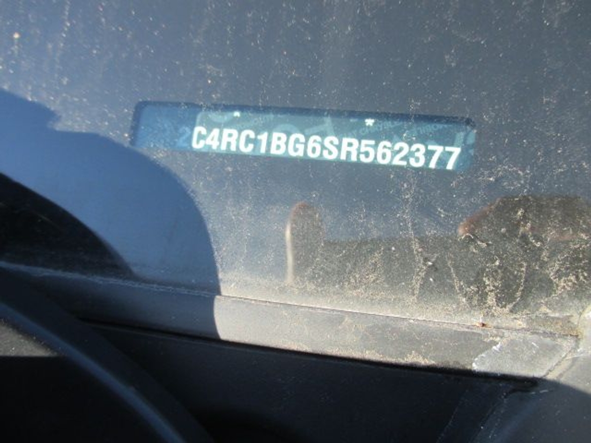 Grey Chrysler Pacifica image number 6