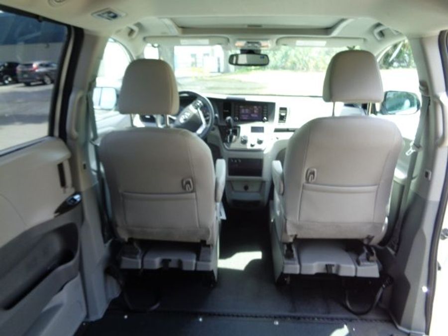 Used 2020 Toyota Sienna XLE - VMI Side Entry Entry Fold Out Automatic Ramp