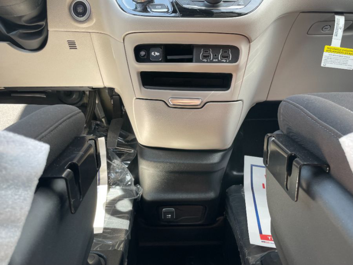 2023 CHRYSLER VOYAGER - Image 9