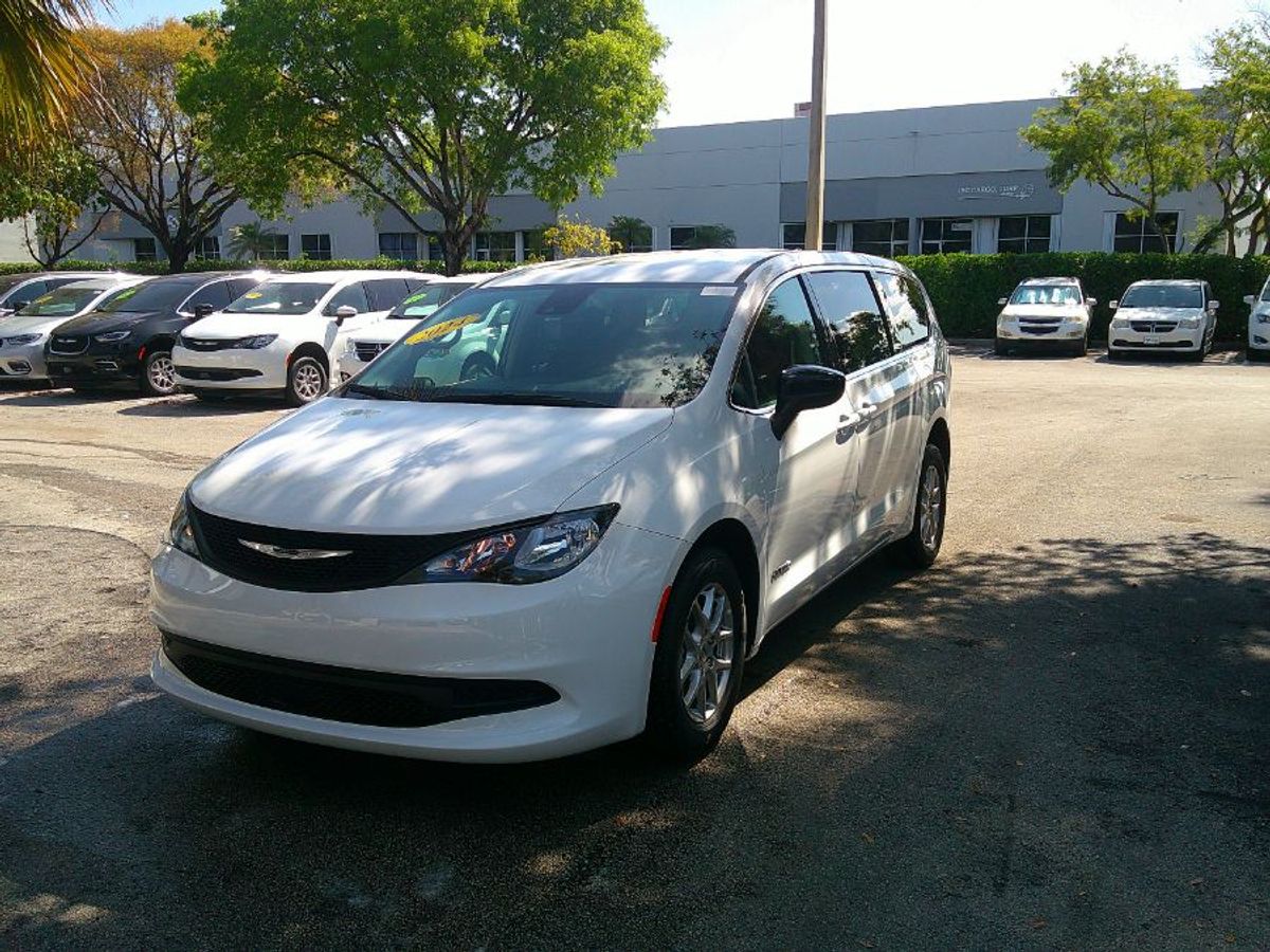 2024 CHRYSLER VOYAGER - Image 5